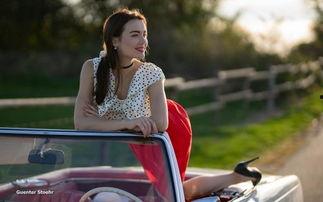 欧美美女骑大马视频,展现骑术风采