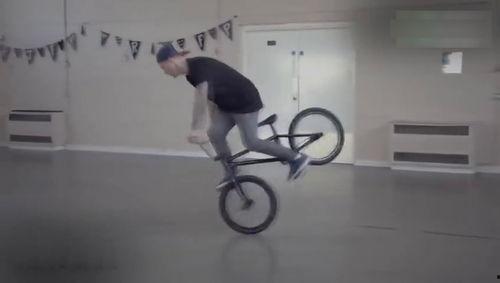 欧美极限运动表演视频,惊险刺激的极限表演大盘点