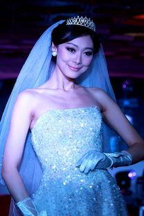 欧美甜美模特走秀视频,时尚秀场上的优雅演绎