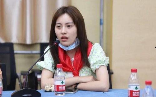 欧美老头教你系围巾视频,欧美老头教你轻松驾驭时尚围巾系法