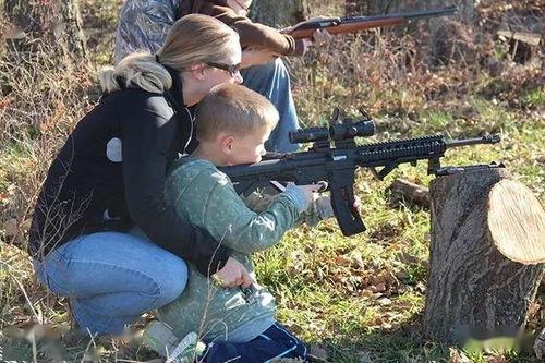 欧美小孩射击视频在线观看,揭秘童趣世界中的射击乐趣