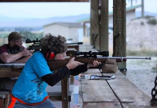 欧美小孩射击视频在线观看,揭秘童趣世界中的射击乐趣